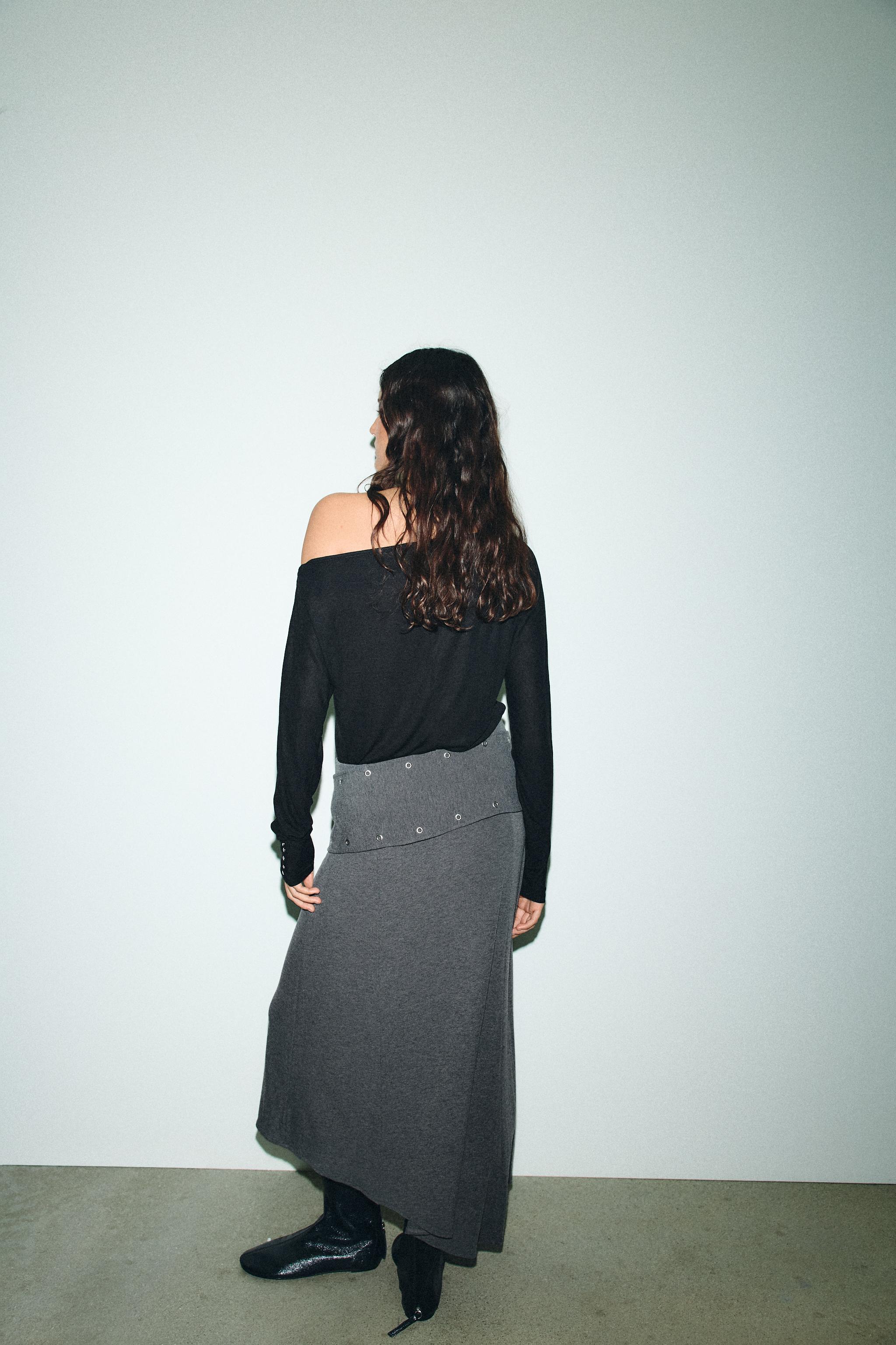 BATWING SLEEVE T-SHIRT WITH STUDS